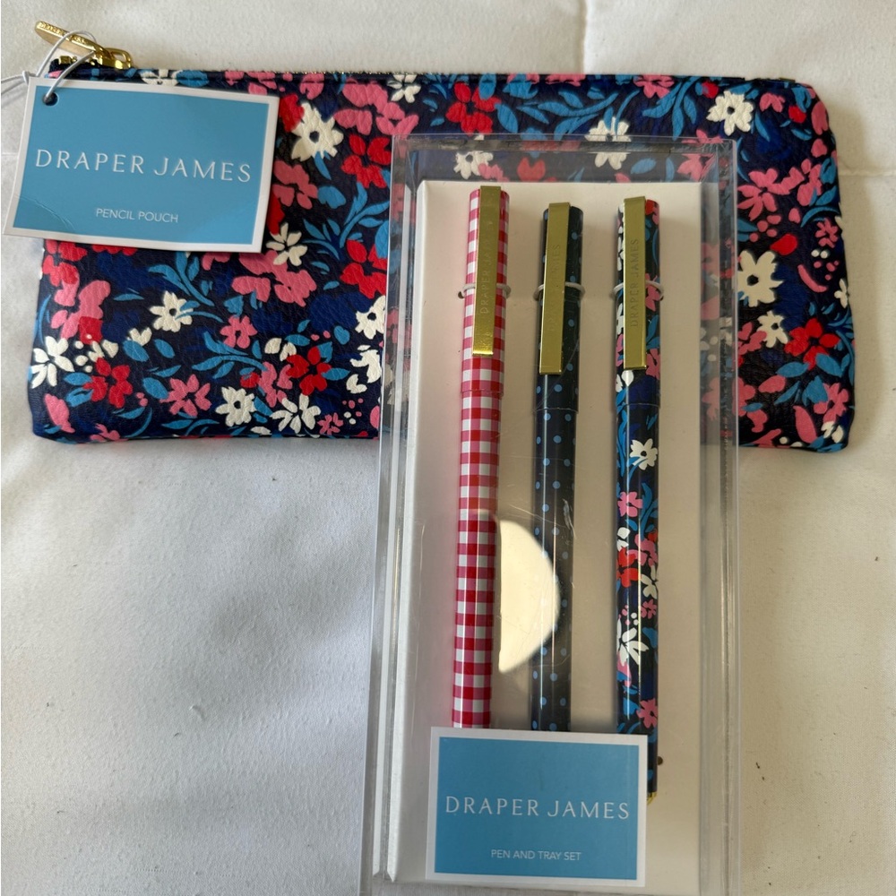 NWT-Draper James Navy Floral Pen tray and Pouch Set.
